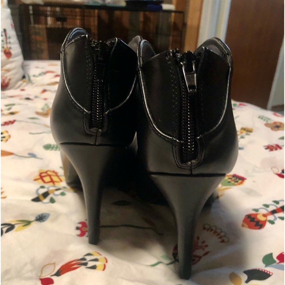 Qupid ankle boots.  Size 10. Excellent condition. - Picture 4 of 5